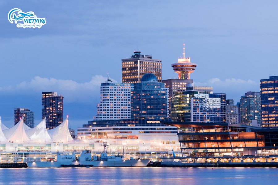 Bến du thuyền Canada Place