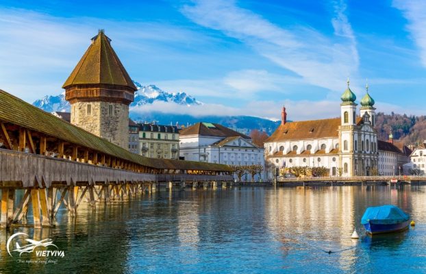 Cây cầu cổ Chapel