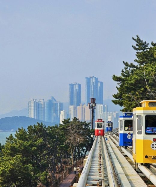 Tàu điện ven biển Haeundae - Busan